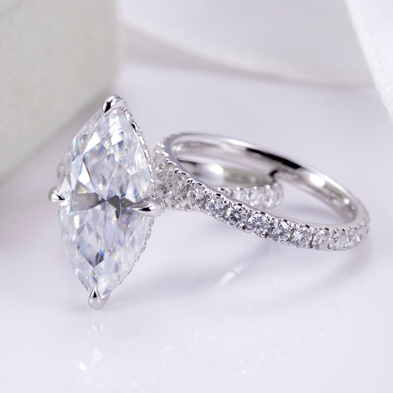 10 Karat massives Gold Selena Marquise Cut Moissanit Verlobungsring-Set