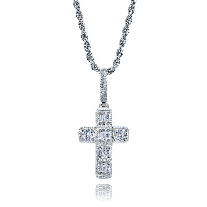 Halskette mit Kreuz im Baguette-Diamant-Design