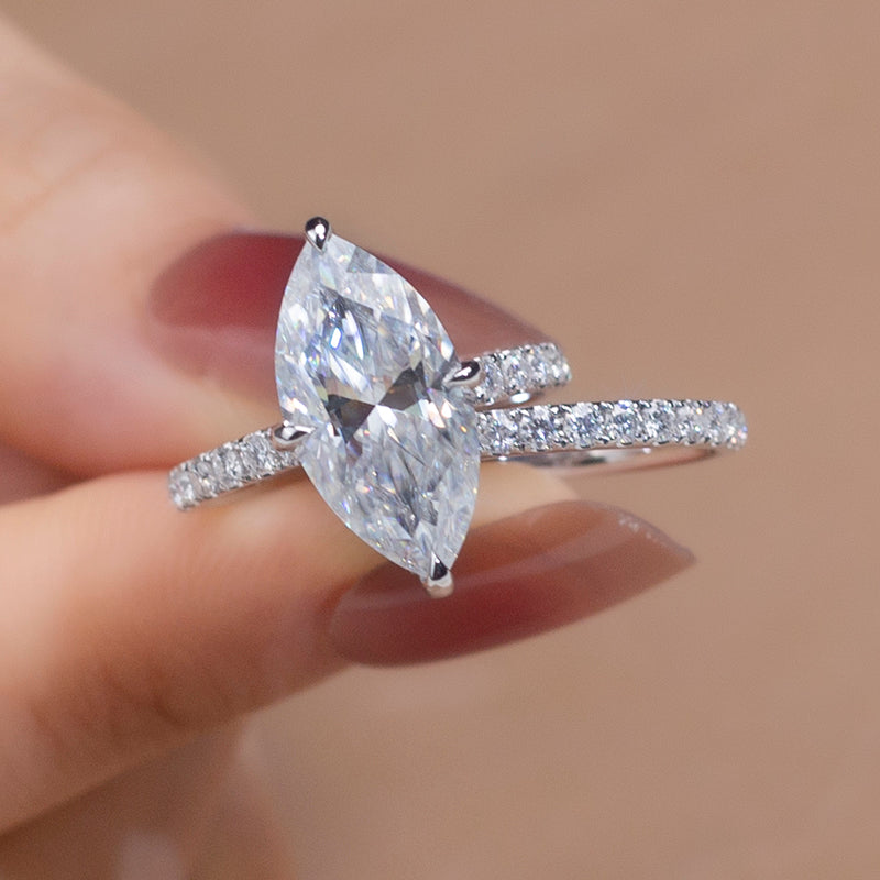 10 Karat massives Gold Selena Marquise Cut Moissanit Verlobungsring-Set