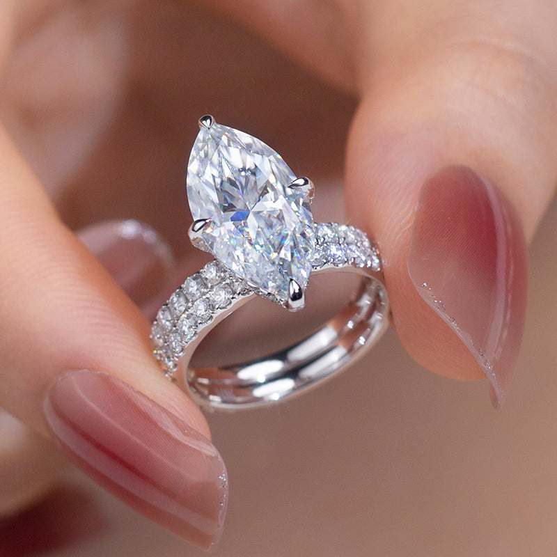 10 Karat massives Gold Selena Marquise Cut Moissanit Verlobungsring-Set