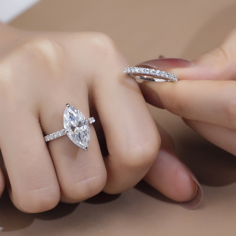 10 Karat massives Gold Selena Marquise Cut Moissanit Verlobungsring-Set