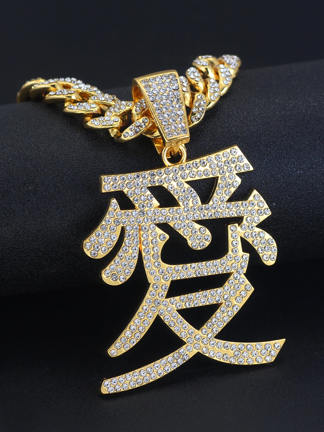 Pendentif avec le caractère chinois "Amour"