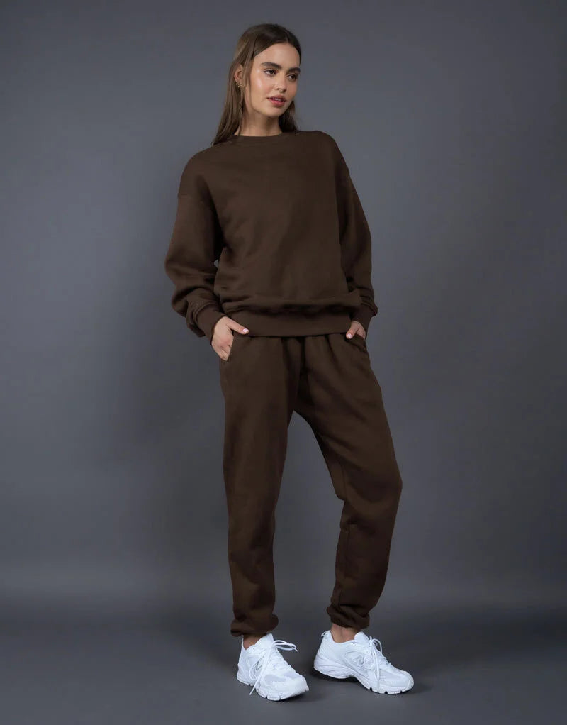 Bequemes zweiteiliges Set aus Sweatshirt und Jogginghose