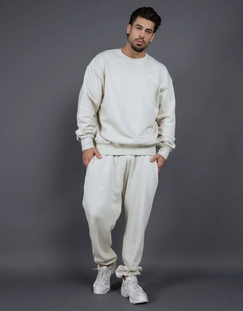 Bequemes zweiteiliges Set aus Sweatshirt und Jogginghose