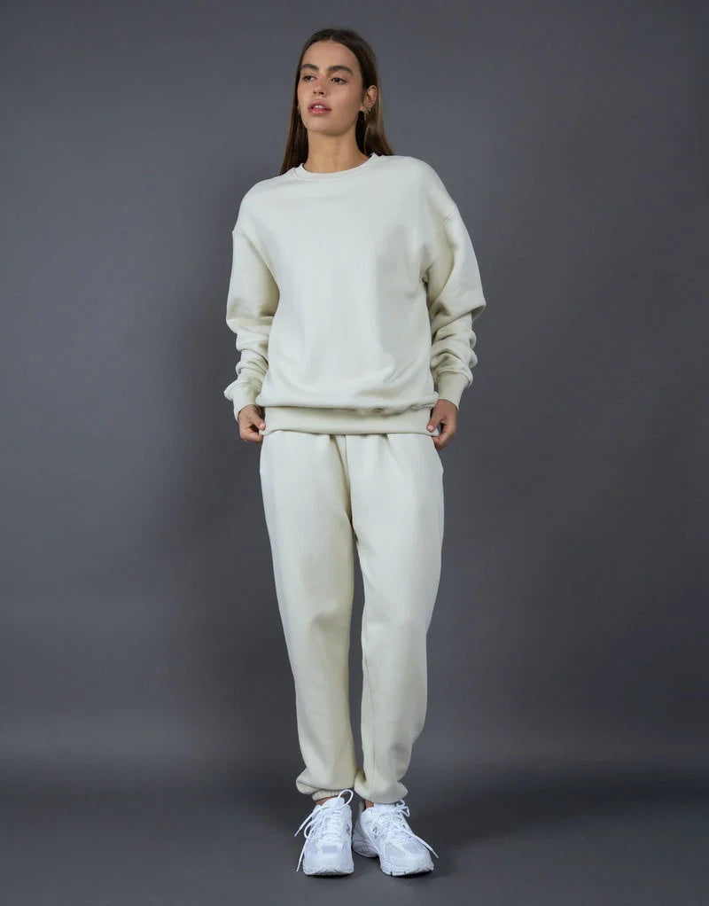 Bequemes zweiteiliges Set aus Sweatshirt und Jogginghose