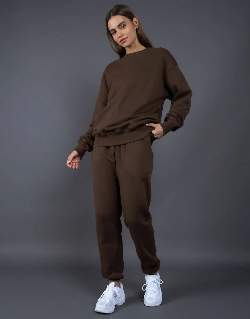 Bequemes zweiteiliges Set aus Sweatshirt und Jogginghose
