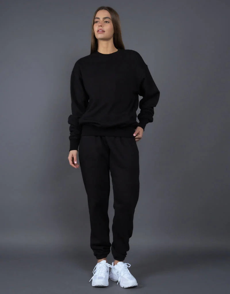 Bequemes zweiteiliges Set aus Sweatshirt und Jogginghose