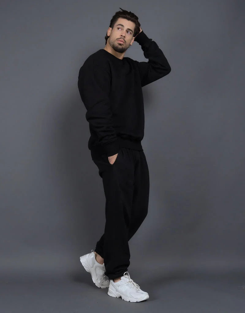 Bequemes zweiteiliges Set aus Sweatshirt und Jogginghose