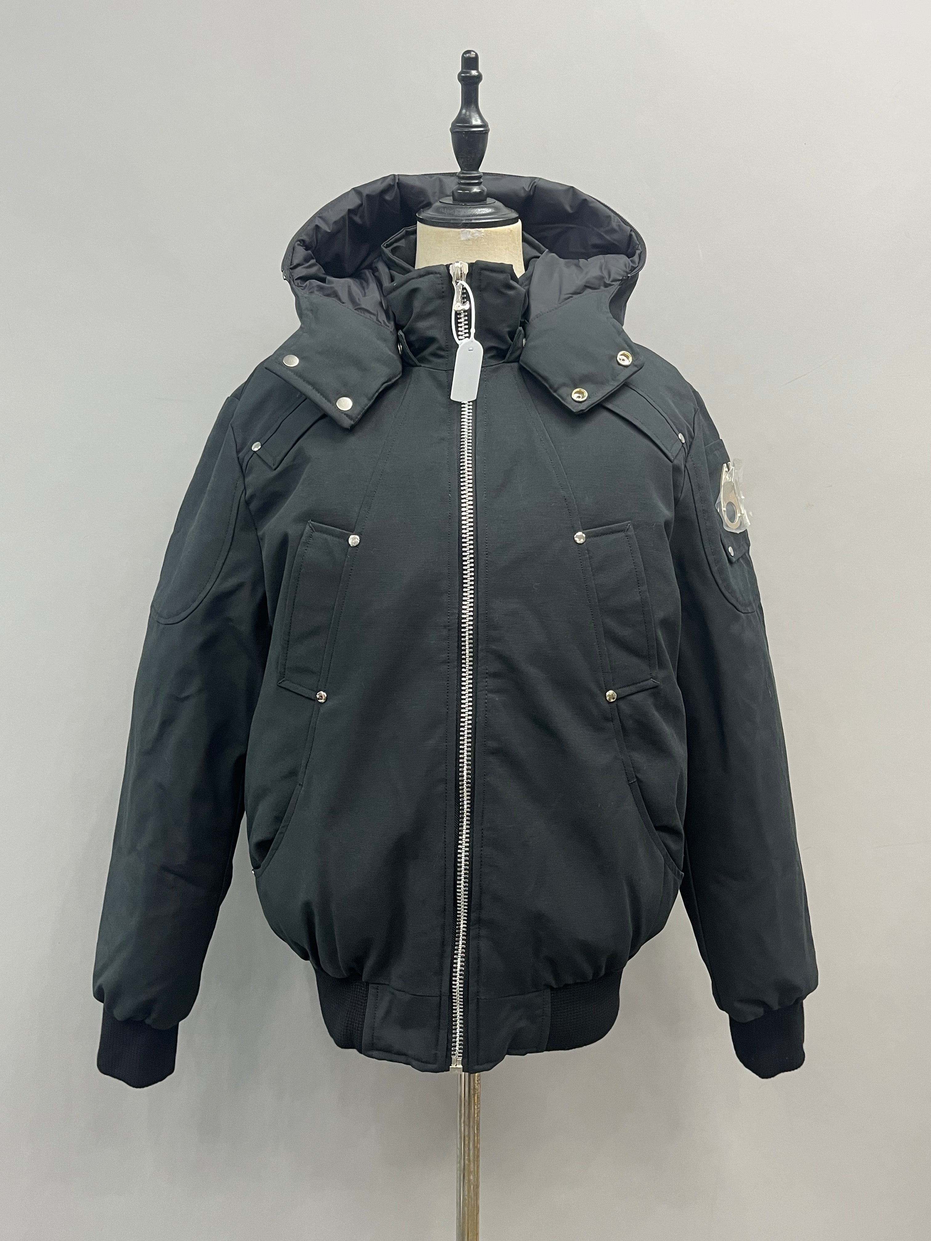 Alpha Bomber Daunenjacke aus Fuchspelz für Herren mit Kapuze