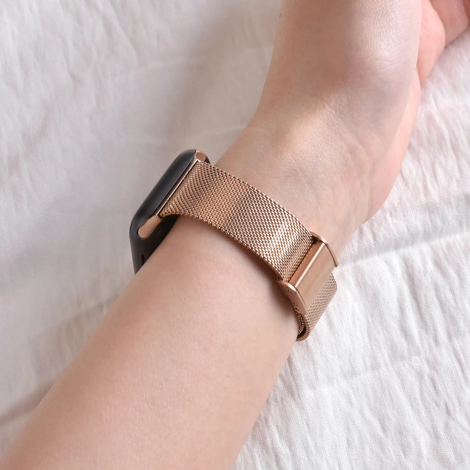 Slim Fit Metal Apple Watch Band